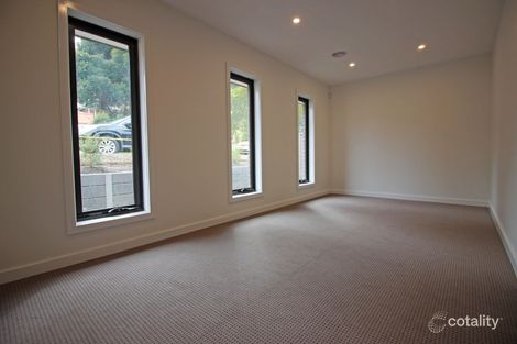 Property photo of 1 Ridge Road Berwick VIC 3806