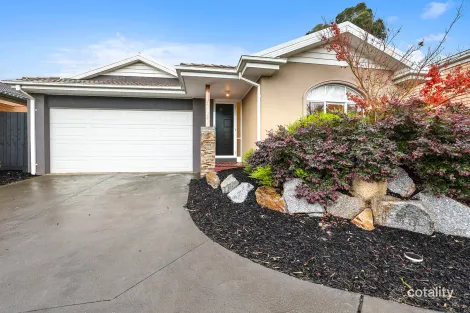 4 Premier Lane, Garfield, VIC 3814