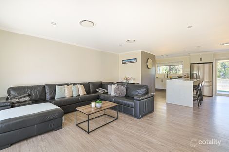 Property photo of 27 Cunningham Drive Emerald QLD 4720