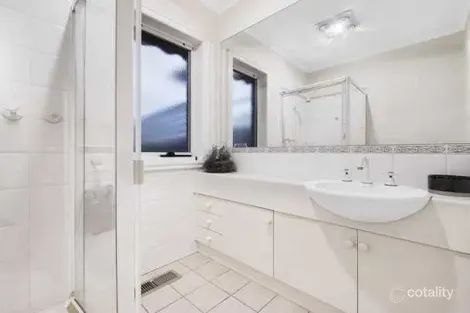 Property photo of 2/27 Jordan Grove Glen Waverley VIC 3150