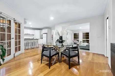 Property photo of 2/27 Jordan Grove Glen Waverley VIC 3150
