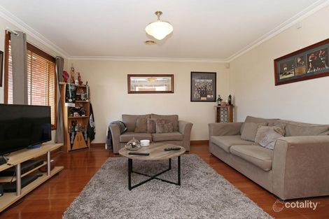 Property photo of 9 Aikshaw Close Hillside VIC 3037