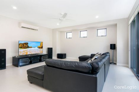 Property photo of 5 Rhodium Crescent Hope Island QLD 4212