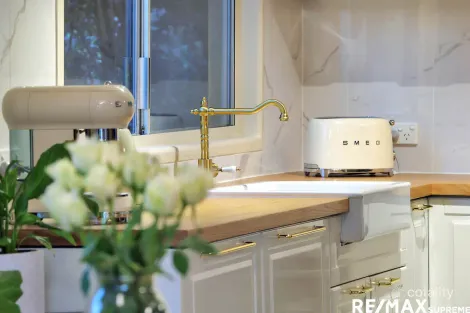 Property photo of 52 Pareena Crescent Mansfield QLD 4122