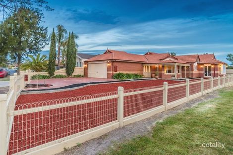 Property photo of 20 Rearden Crescent Roxburgh Park VIC 3064