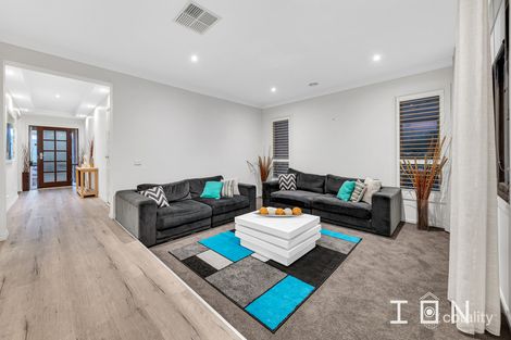 Property photo of 16 Aquitane Drive Cranbourne East VIC 3977