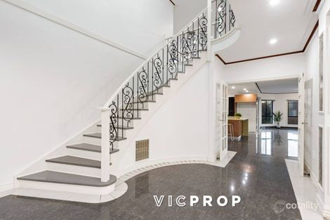 Property photo of 26 Delacombe Drive Mill Park VIC 3082