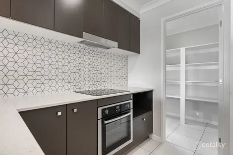Property photo of 30 Jonas Circuit Holmview QLD 4207