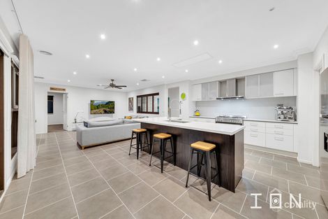 Property photo of 16 Aquitane Drive Cranbourne East VIC 3977