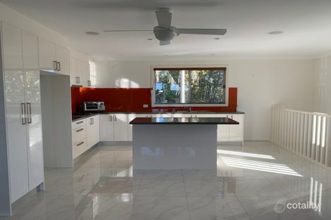 Property photo of 2/19 Grasmere Crescent Wheeler Heights NSW 2097