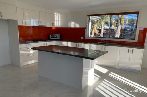 Property photo of 2/19 Grasmere Crescent Wheeler Heights NSW 2097