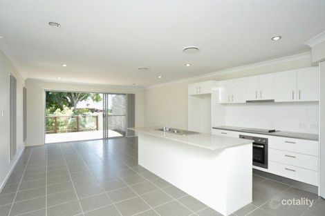 Property photo of 2/17 Eider Avenue Paradise Point QLD 4216