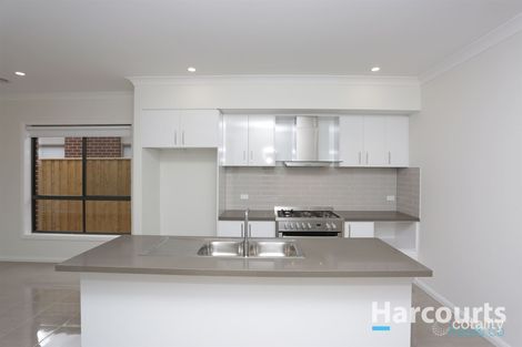 Property photo of 18 Adoquin Street Doreen VIC 3754