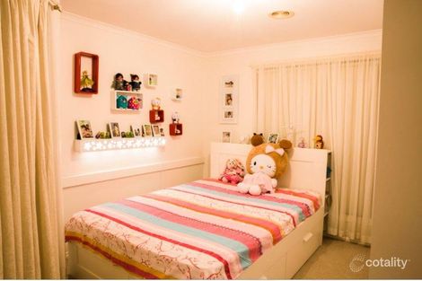 Property photo of 6 Pembroke Close Taylors Lakes VIC 3038