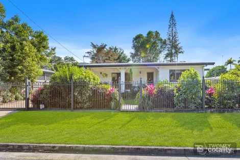 136 Upper Richardson St, Whitfield, QLD 4870