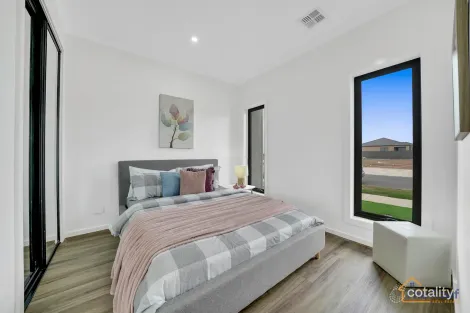 Property photo of 14 Varnish Road Tarneit VIC 3029