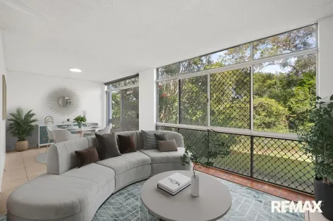 2/2 Sapphire Dr, Nambour, QLD 4560