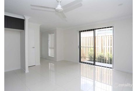 Property photo of 2/10 Loft Court Pimpama QLD 4209