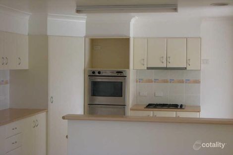 Property photo of 39 Paldi Crescent Glenfield Park NSW 2650