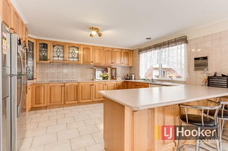 Property photo of 4 Reynolds Court Endeavour Hills VIC 3802