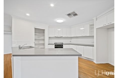 Property photo of 2 Alder Close Jerrabomberra NSW 2619