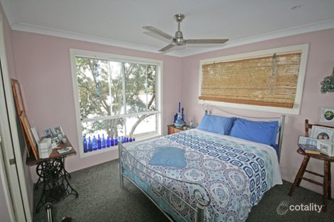 Property photo of 2/79 Andrew Avenue Pottsville NSW 2489