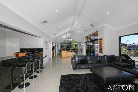 Property photo of 39 Finistere Island Retreat Halls Head WA 6210