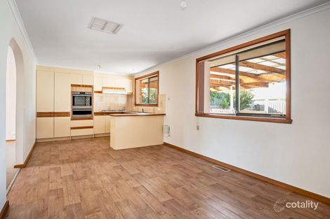 Property photo of 11 Emmerson Court Mill Park VIC 3082