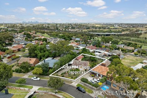 Property photo of 35 Emu Parade Jacana VIC 3047