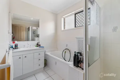 Property photo of 10 Kestrel Court Eli Waters QLD 4655