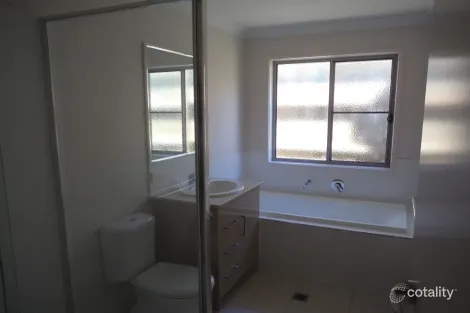 Property photo of 1/42 Parkview Drive Glenvale QLD 4350