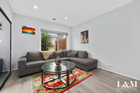 Property photo of 2 Doughty Road Craigieburn VIC 3064