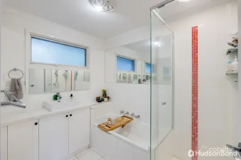 Property photo of 1/498 Doncaster Road Doncaster VIC 3108