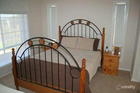 Property photo of 1 Redpath Court Sunbury VIC 3429