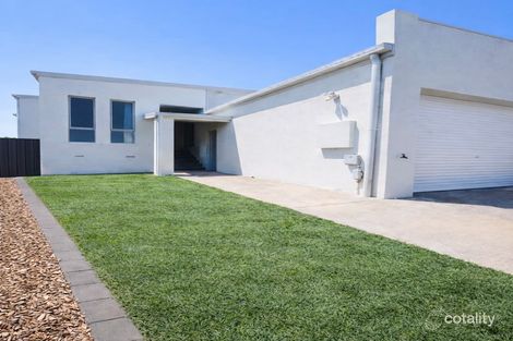 Property photo of 1/18 Breen Place Jerrabomberra NSW 2619