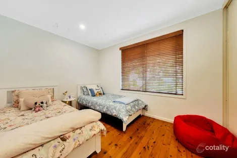 Property photo of 57 Grevillea Crescent Berkeley Vale NSW 2261