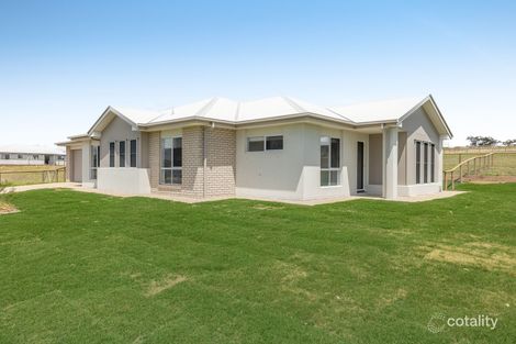 Property photo of 19 Aquila Drive Meringandan West QLD 4352