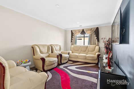Property photo of 50 Melissa Way Pakenham VIC 3810