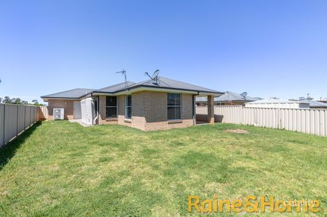 Property photo of 8 Dalbeattie Crescent Dubbo NSW 2830