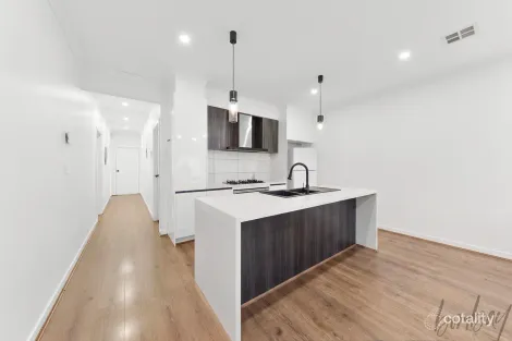Property photo of 6 Frangipani Way Mickleham VIC 3064