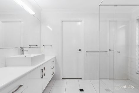 Property photo of 27 Red Emperor Way Lammermoor QLD 4703