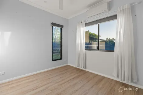 Property photo of 4 Garfu Link Bilingurr WA 6725