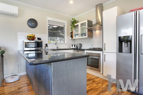 Property photo of 38 Hitchcock Street Breakwater VIC 3219