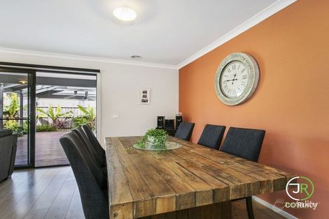 Property photo of 26 Verve Circuit Cranbourne West VIC 3977