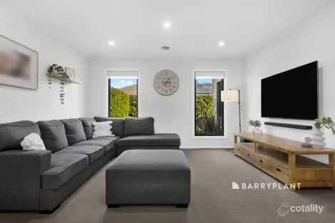 Property photo of 9 Florida Court Berwick VIC 3806