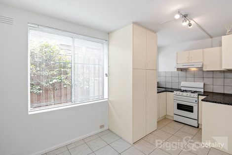 2/5 Clarke St, Elwood, VIC 3184