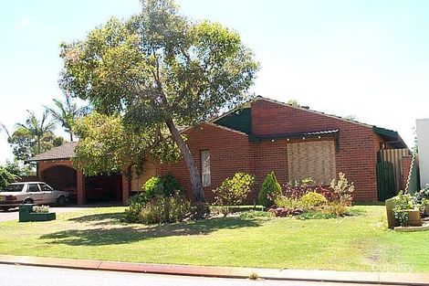 32 Landrail Rd, Stirling, WA 6021