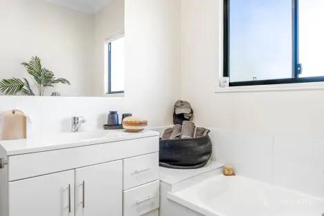 Property photo of 4 Autumn Court Russell Island QLD 4184