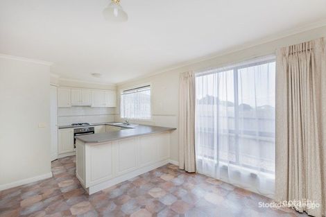 Property photo of 4 Festuca Court Dennington VIC 3280