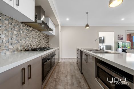 Property photo of 18 Fairbank Way Maddingley VIC 3340